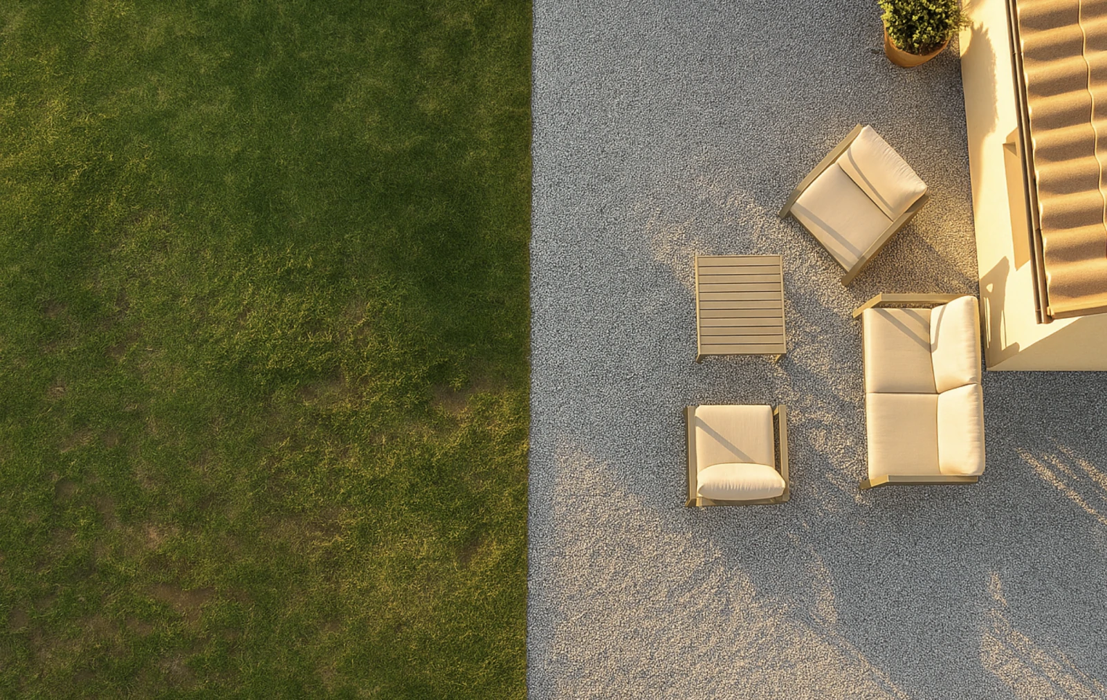 remplacer gazon par gravier Vue du dessus d'une pelouse jouxtant une surface en gravier gris où sont installés canapé, fauteuils et table basse