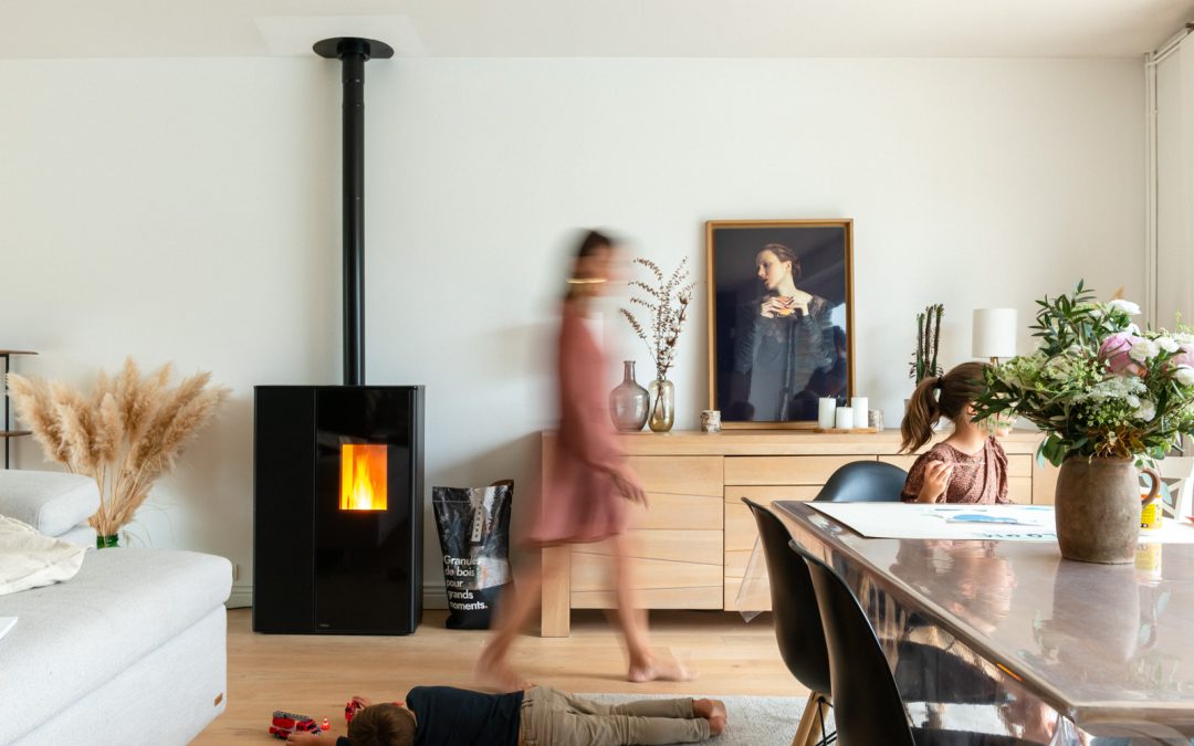 Pourquoi choisir un poêle à granulés silencieux pour chauffer sans nuisance sonore ?