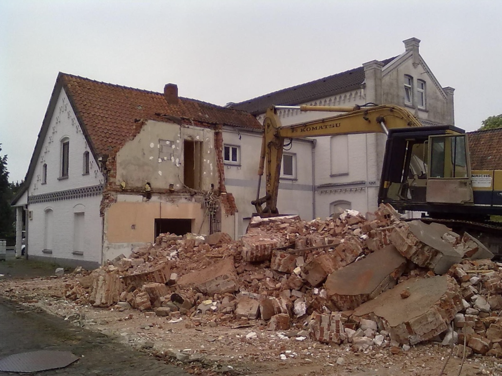 Pourquoi reconstruire peut parfois être plus avantageux que rénover ?